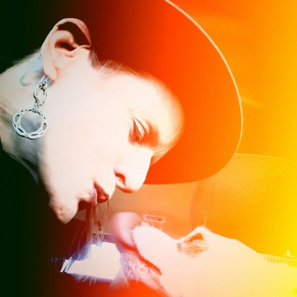 Meet your Posher, Lisa - Picture 11 of 15